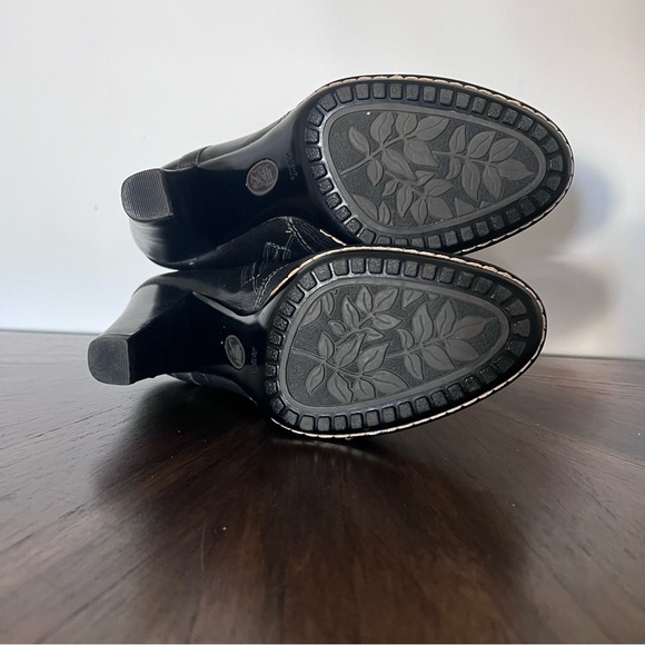 Sofft Sollea Leather Ankle Boots with Silver Side Buckle  | Size 9.5| - Picture 4 of 8